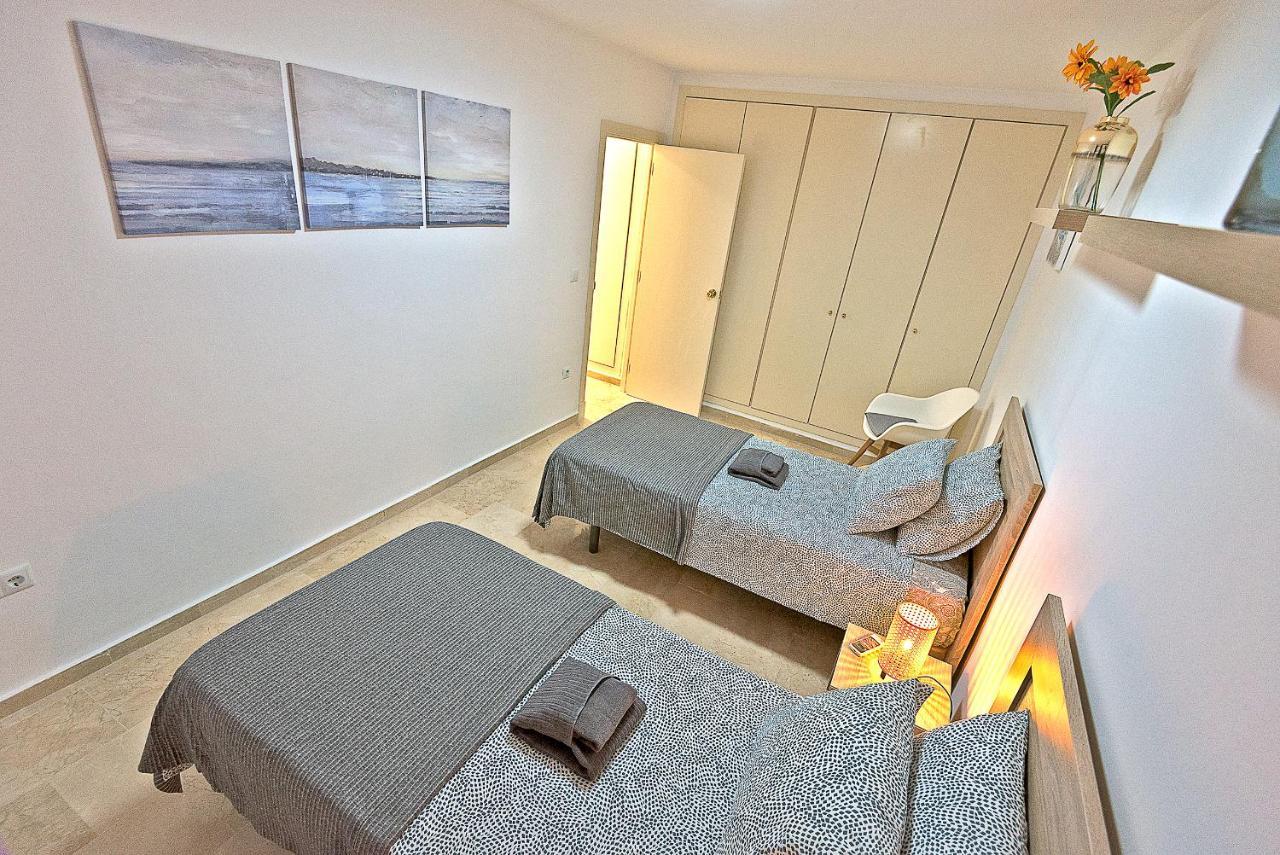 On Beach Deluxe Apartment With Pools And Own Garden El Puerto de Santa María Exteriör bild