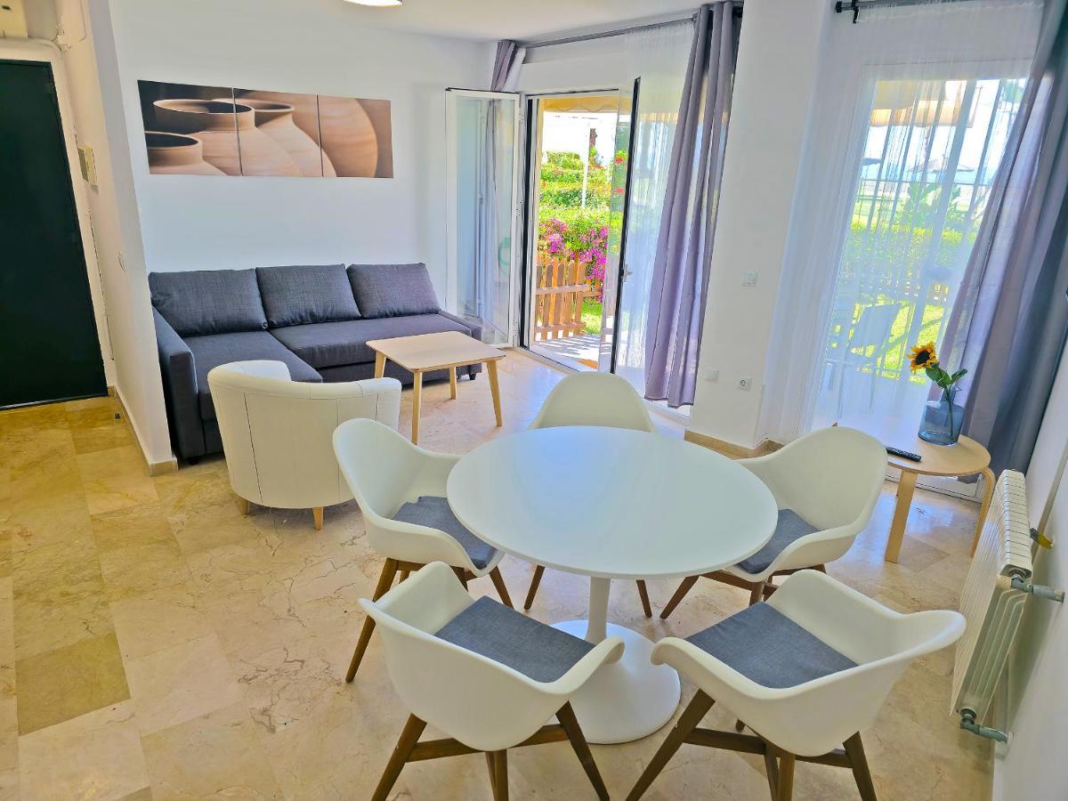 On Beach Deluxe Apartment With Pools And Own Garden El Puerto de Santa María Exteriör bild